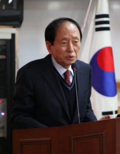 ▲국기원은 6일 오전 11시 국기원 제2강의실에서 홍문종 이사장 주재로 2014년도 제1차 임시이사회를 개최, 출석이사 만장일치로 정만순 이사를 원장으로 임명했다. 